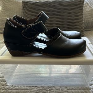 L’Artiste Gloss Wedge Shoe Black 40/9